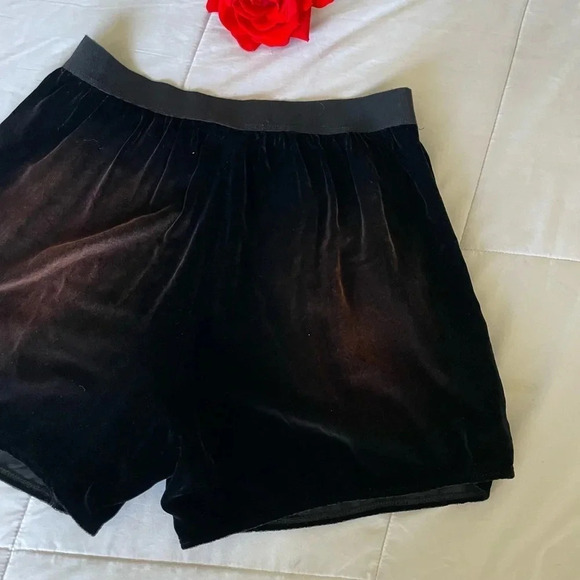 Theysken’s Theory Pimin acid Wash velvet shorts - Picture 10 of 11